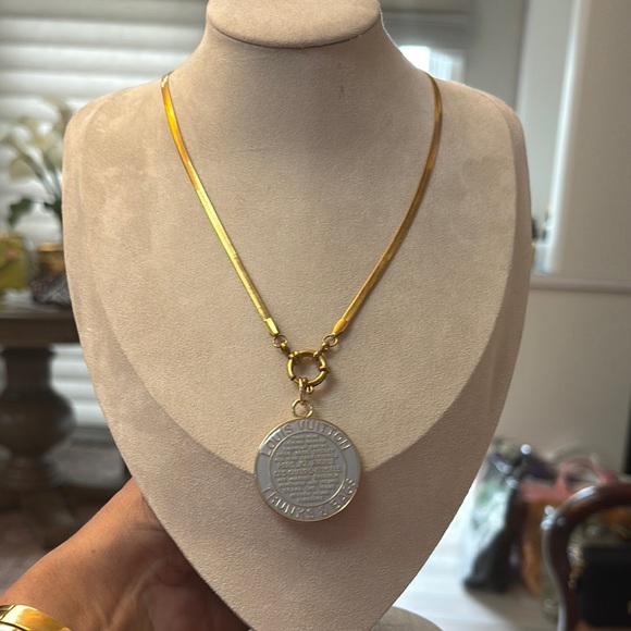 LV lavender double-sided trunks and bags Pendant - Picture 2 of 2